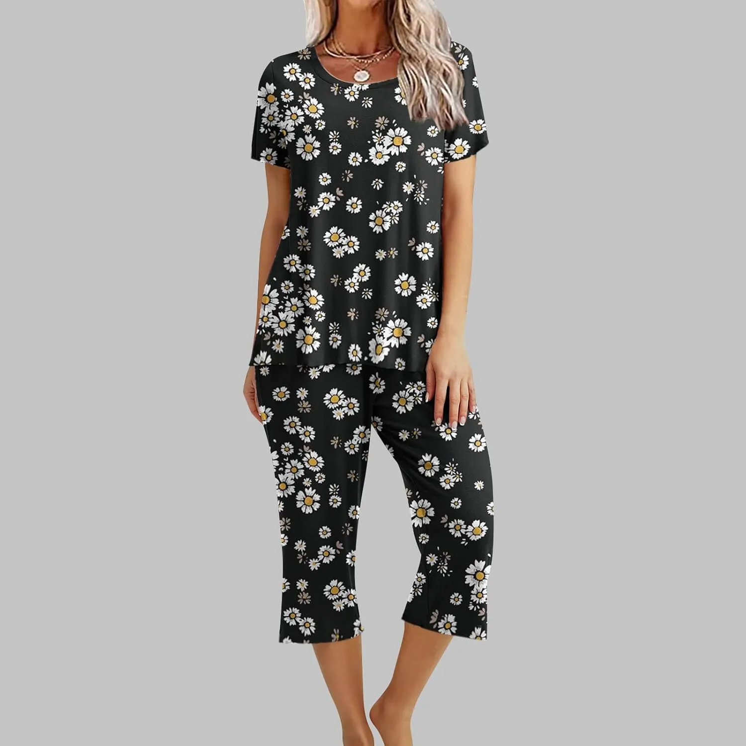 Pajamas for Women 2023 Set Short Sleeve Capri Pajamas Ladies Soft Comfy Pjs Summer Lounge Sleepwear Set With Pockets