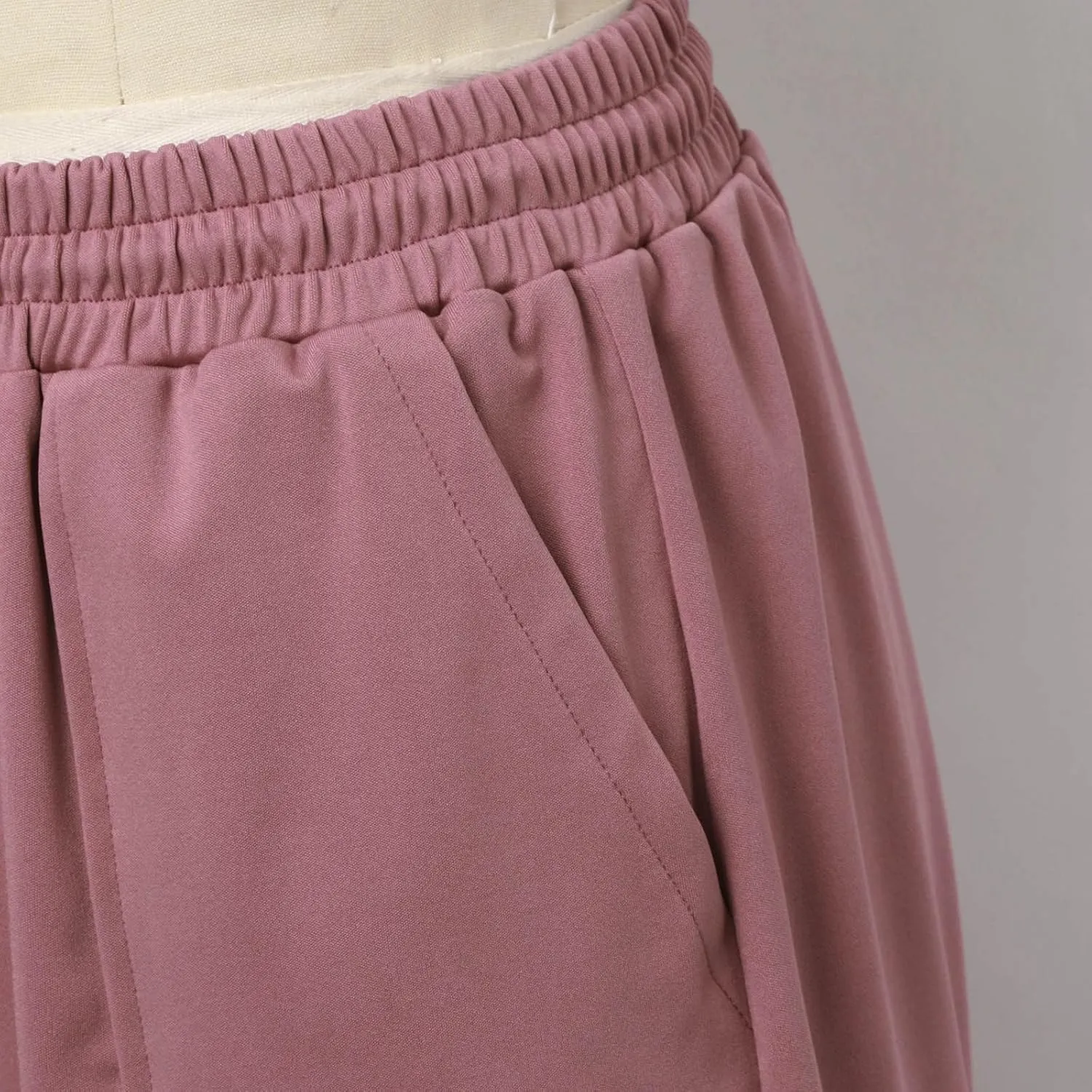 Women's Lightweight Shorts High Waisted Seamless Soft Loose Elastic Drawstring Beach Shorts with Pockets